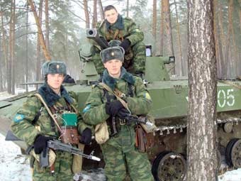 Курсанты военного вуза на учениях. Фото пресс-службы Минобороны РФ