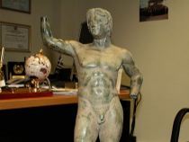 Греческая полиция арестовала торговцев античными скульптурами