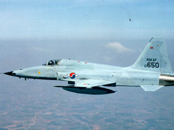 В Южной Корее разбились два истребителя F-5