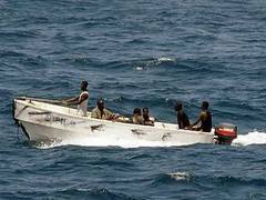 Сомалийские пираты не догнали судно с российским экипажем