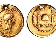 Монету в честь убийства Юлия Цезаря показали публике