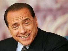 Берлускони издал книгу с письмами собственных поклонников