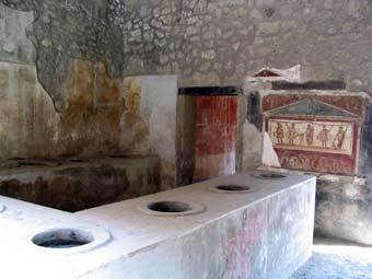 В Помпеях возобновит работу 2000-летняя закусочная