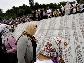 Сербский парламент извинился за массовое убийство в Сребренице