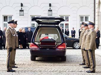 Похороны Леха Качиньского перенесены на сутки