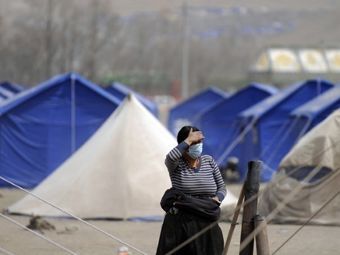 Палаточный лагерь в городе Цзегу. Фото (c)AFP Палаточный лагерь в городе Цзегу. Фото (c)AFP