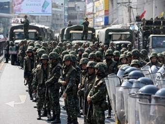 Таиландские военные взяли под контроль деловой центр Бангкока