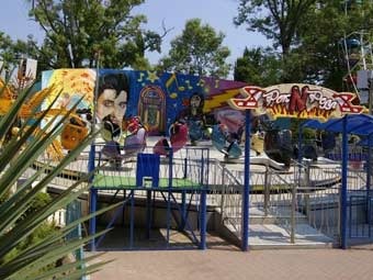 Одна из каруселей в сочинском парке "Ривьера". Фото с сайта park-riviera.ru