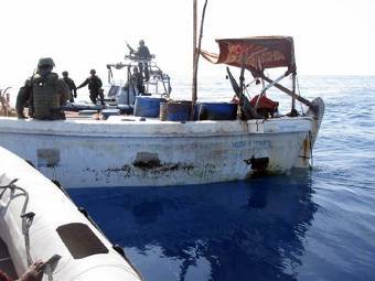 Французский корабль потопил базу сомалийских пиратов