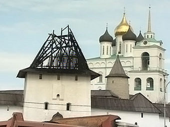 Минкультуры выделит 10 миллионов рублей на ремонт сгоревшего кремля в Пскове
