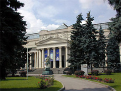 Половина московских музеев отказались пускать посетителей ночью