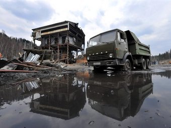 Поврежденные взрывом строения на шахте "Распадская". Фото ©AFP