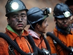 Двоих китайских полицейских осудили за обвал на шахте