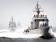 ВМС Южной Кореи отогнали северокорейский катер предупредительным залпом