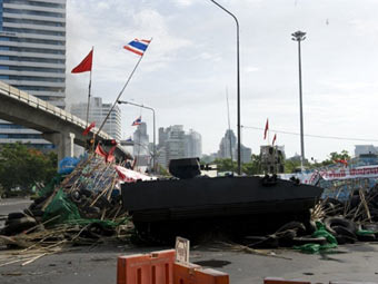 В Бангкоке военные прорвали баррикады оппозиции