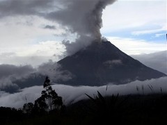 Из-за извержения вулкана закрыт главный аэропорт Эквадора