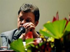 На президентских выборах в Колумбии лидирует экс-министр обороны