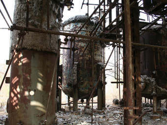Контейнеры с метилизоцианатом на Union Carbide. Фото с сайта wikipedia.org Контейнеры с метилизоцианатом на Union Carbide. Фото с сайта wikipedia.org