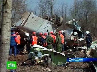 Место падения самолета Леха Качиньского. Кадр телеканала НТВ, архив Место падения самолета Леха Качиньского. Кадр телеканала НТВ, архив