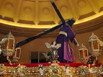 В Испании вандал отломал руку статуе Христа