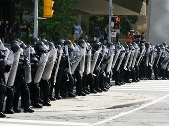 Антиглобалисты устроили беспорядки в Торонто перед саммитом G20