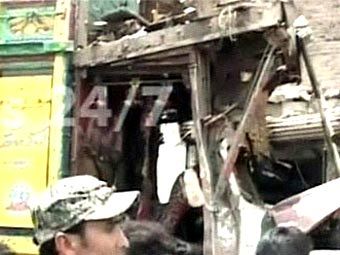 При взрыве бензовоза в Пакистане погибли 18 человек