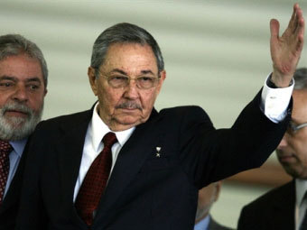 Власти Кубы согласились освободить 52 политзаключенных