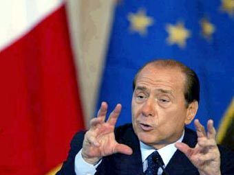 Берлускони попросил иностранных послов привезти в Италию хорошеньких девушек