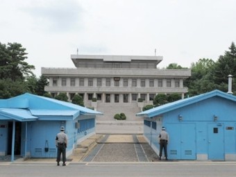Военные из КНДР и США обсудили гибель корвета "Чхонан"