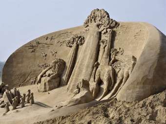 В конкурсе песчаных скульптур победили художники из Санкт-Петербурга