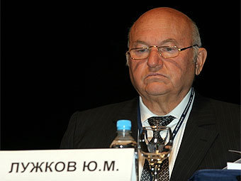 Киев попросил Лужкова не мешать российско украинской дружбе