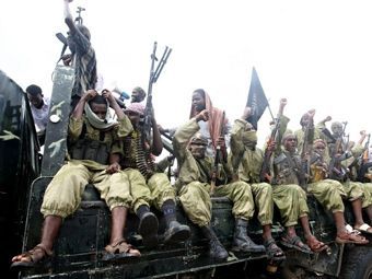 Боевики группировки 'Аль-Шабаб'. Архивное фото (c)AFP Боевики группировки 'Аль-Шабаб'. Архивное фото (c)AFP