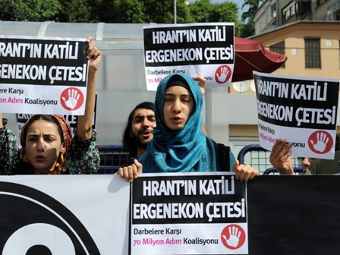 Турецкий суд отменил арест 102 подозреваемых в попытке переворота