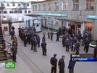 Заключенные в колонии. Кадр телеканала НТВ, архив