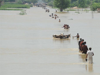 Главком ВВС Пакистана проигнорировал банкет из солидарности с жертвами наводнения