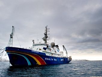 Дания отправила спецназ на перехват судна Greenpeace