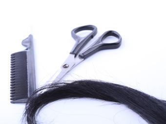 Неожиданное отключение электричества оставило клиентку парикмахерской без волос