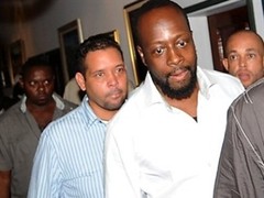 Уайклеф Джин через суд оспорит право бороться за пост президента Гаити