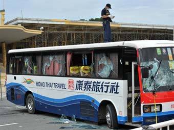 Четверых полицейских отстранили от службы за штурм автобуса в Маниле