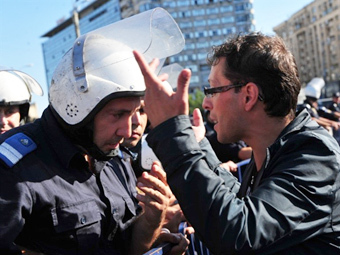 Румынская полиция устроила марш протеста