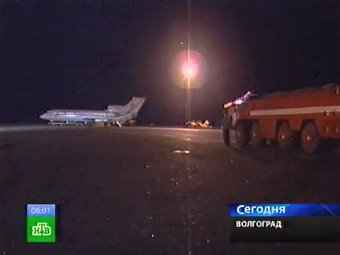 Як-42 в аэропорту Волгограда. Кадр телеканала НТВ