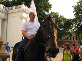 Одесский избирком не пустил коня в мэры города
