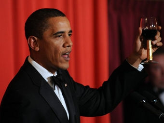 Барак Обама после вручения ему Нобелевской премии мира в 2009 году. Фото ©AFP