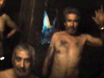 Заблокированные в шахте чилийские горняки. Кадр, переданный по каналам (c)AFP Заблокированные в шахте чилийские горняки. Кадр, переданный по каналам (c)AFP