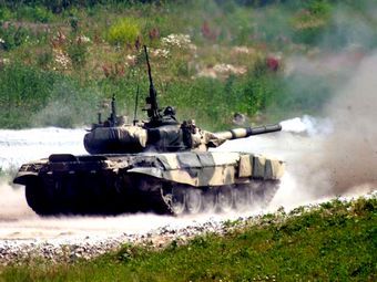 Т-72М1М с комплексом 'Накидка' на полигоне. Фото с сайта worldwars.do.am Т-72М1М с комплексом 'Накидка' на полигоне. Фото с сайта worldwars.do.am