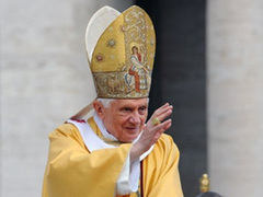 Священники-педофилы причинили Бенедикту XVI "глубокую боль"