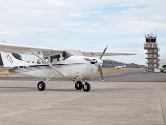  Cessna.    aerotourcr.com