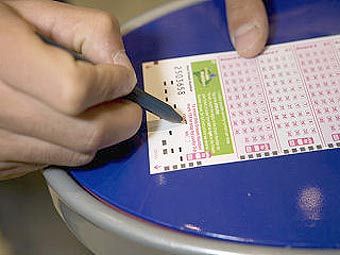 Британский пенсионер выбросил выигрышный лотерейный билет