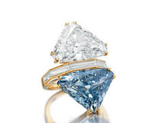Кольцо с двумя бриллиантами продано за 15,7 миллиона долларов