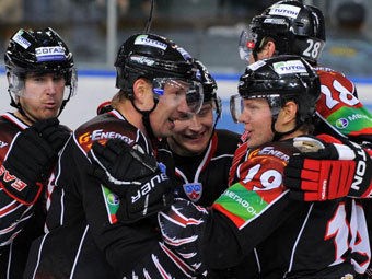 Хоккеисты "Авангарда". Фото с официального сайта клуба